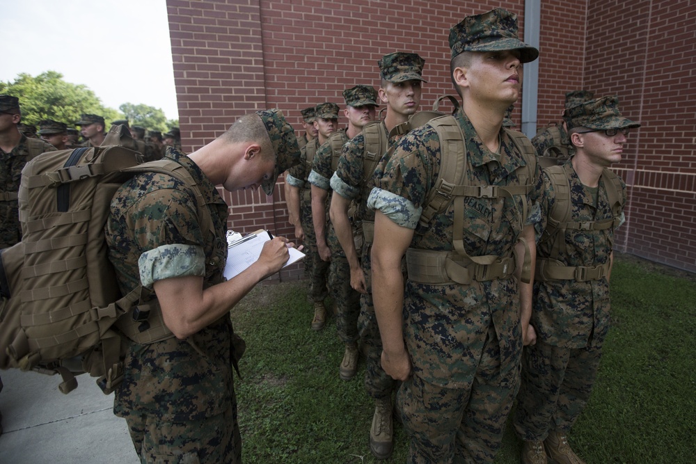 DVIDS - Images - Marine recruits build small unit leadership on Parris ...