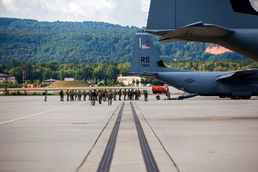 435th CRG's International Jump Week