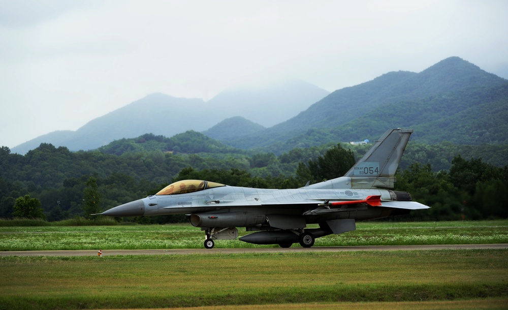 F-16 Phase Maintenance