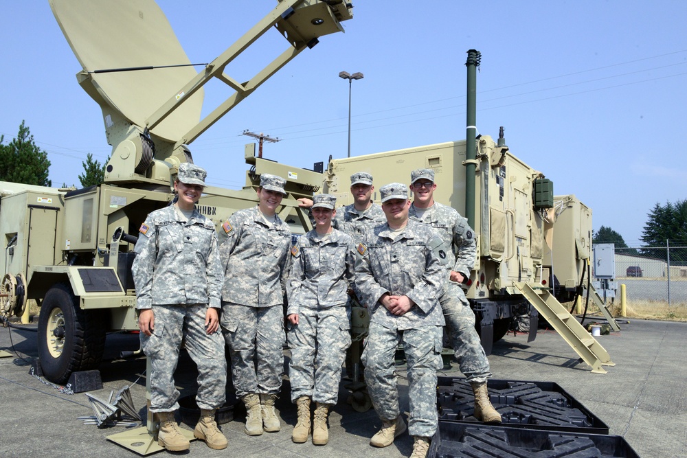 Guard IT specialist recognized for establishing vital communications for division exercise