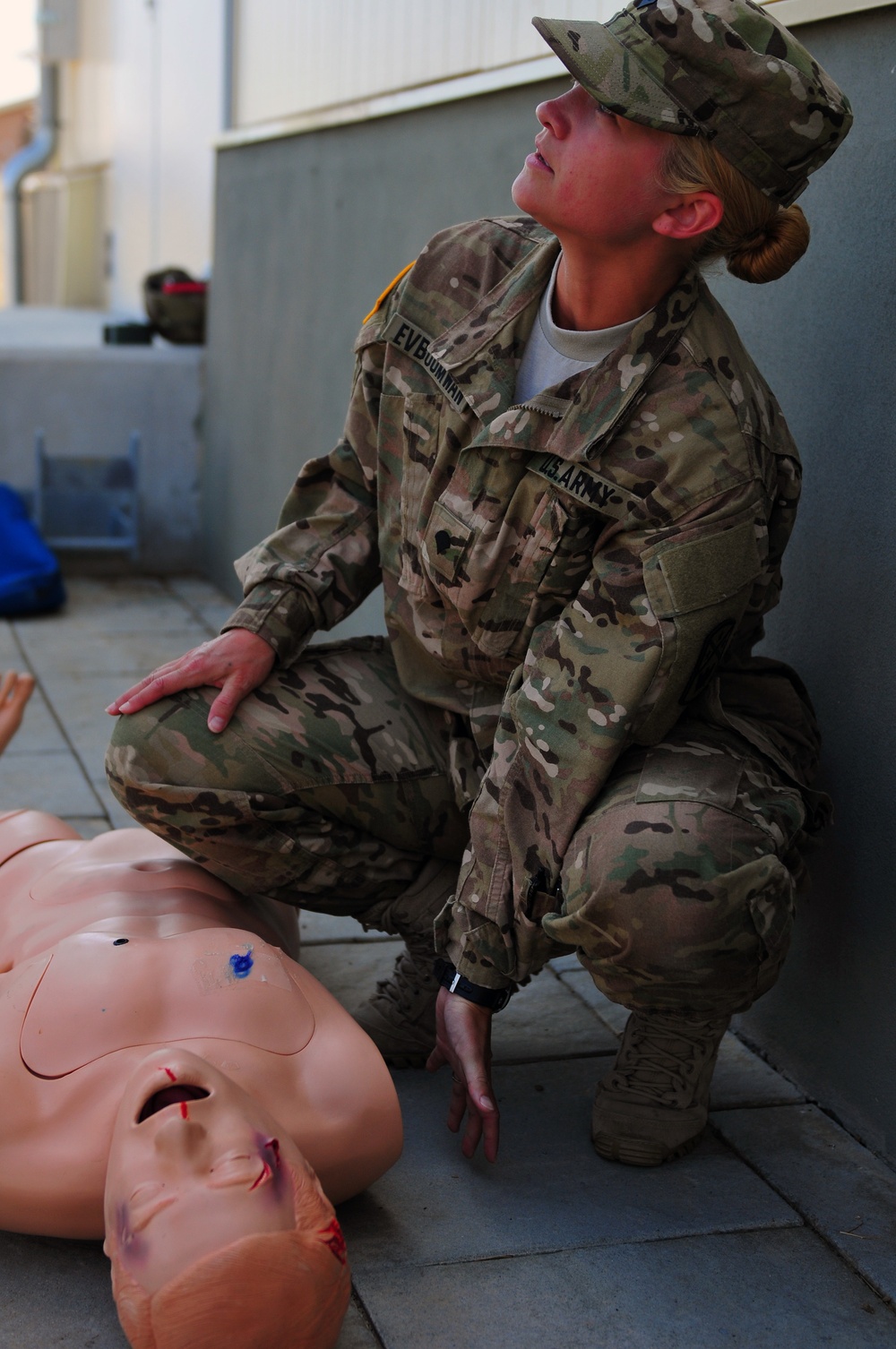 US and Bulgarian Military Police Soldiers train combat lifesaving procedures