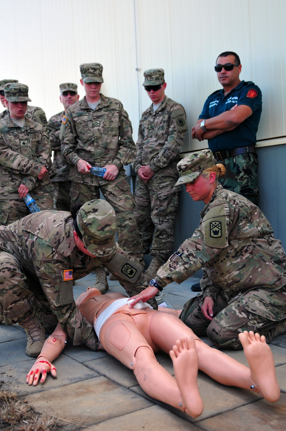 US and Bulgarian Military Police Soldiers train combat lifesaving procedures