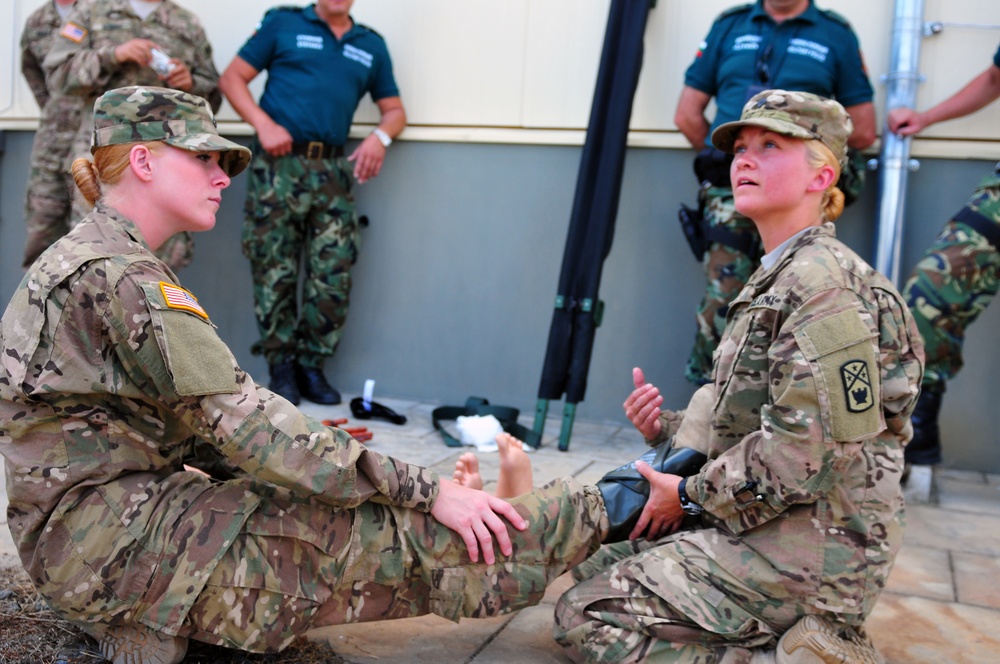 DVIDS - Images - US and Bulgarian Military Police Soldiers train combat ...