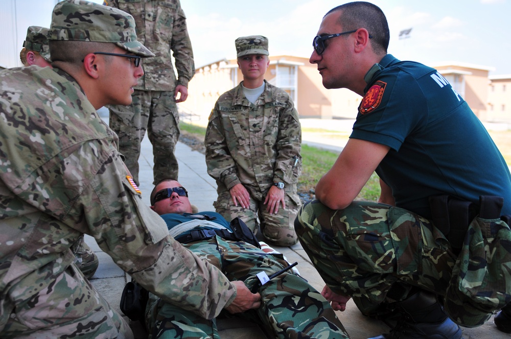 US and Bulgarian Military Police Soldiers train combat life saving procedures