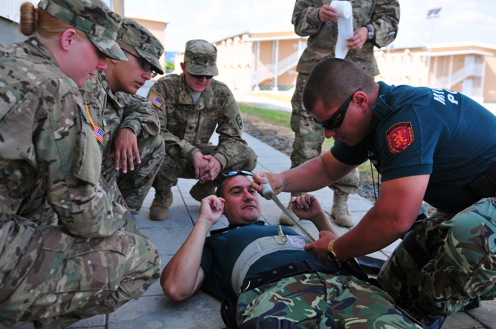 US and Bulgarian Military Police Soldiers train combat life saving procedures