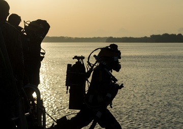 Diving into history: The archaeological team