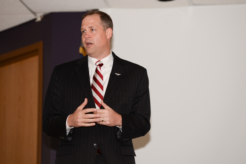 Rep. Bridenstine visits 513th deployment sendoff