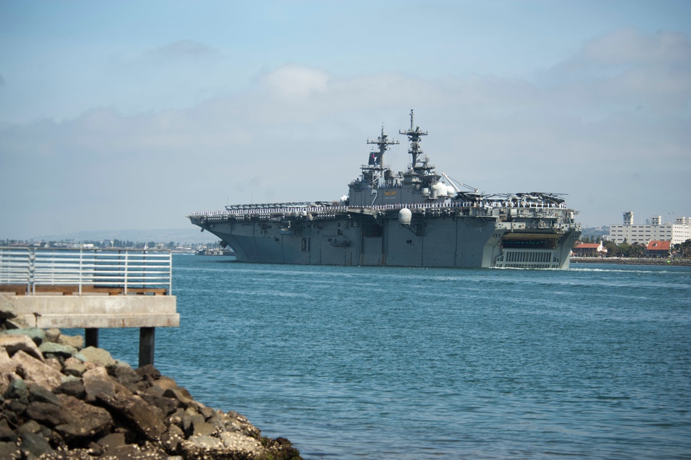 USS Essex departs San Diego