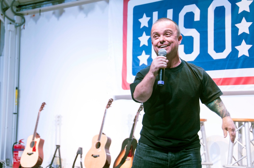 USO-sponsored visit