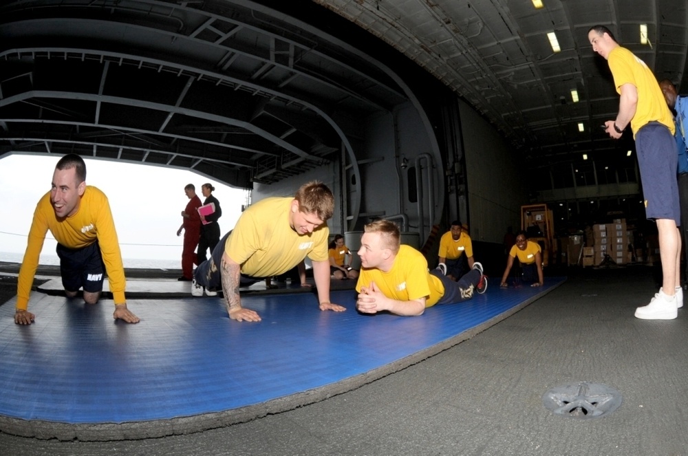 Sailors perform mock physical readiness test
