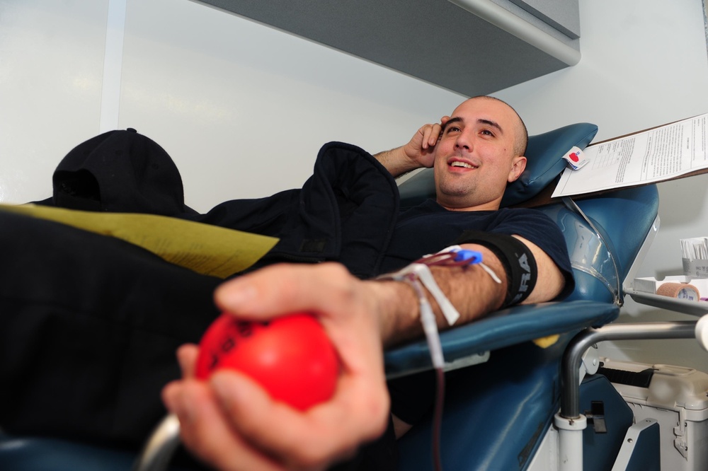 Blood drive for Naval Medical Center Portsmouth