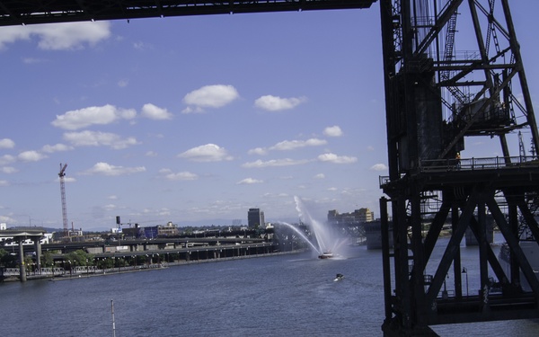 USS Chosin arrives in Portland, Ore