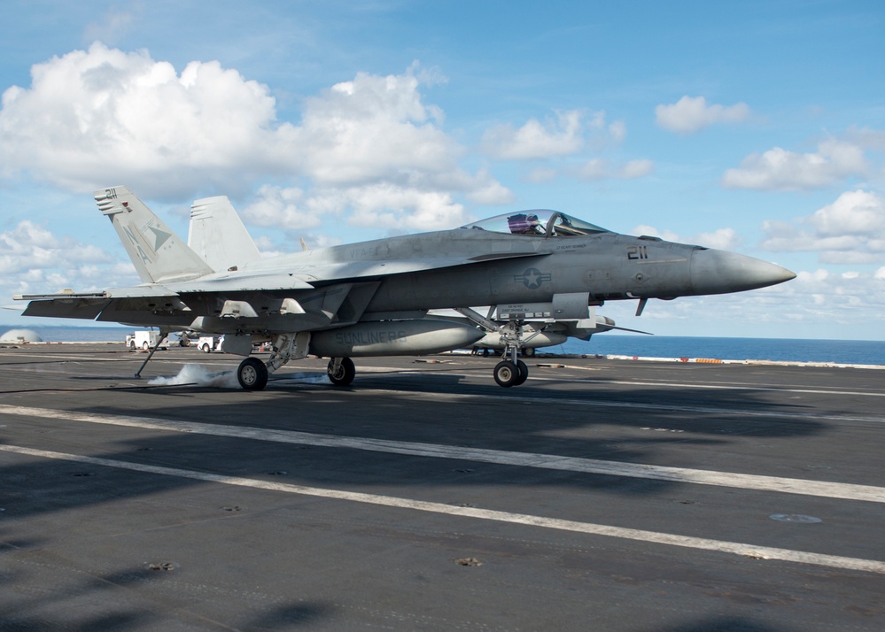 10,000th arrested recovery of the deployment for USS Carl Vinson