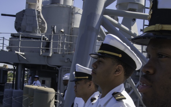 USS Chosin arrives in Portland, Ore