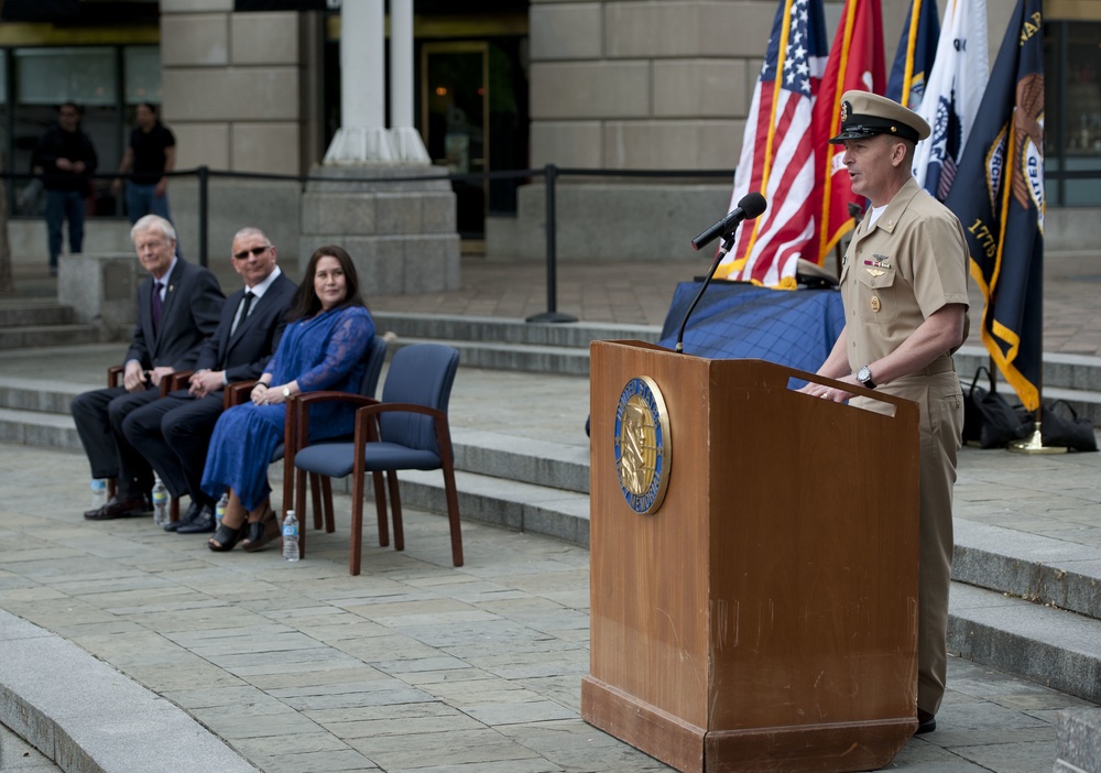 Chef Robert Irvine recognized as Honorary Chief Petty Officer