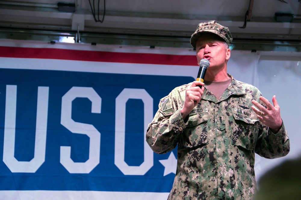 USO-sponsored visit