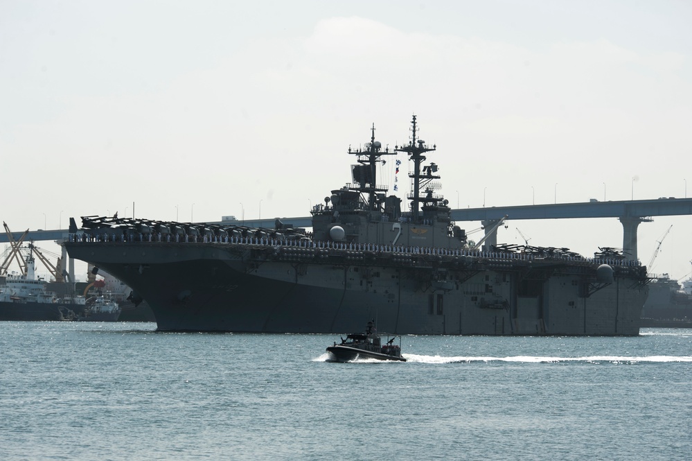 USS Essex departs San Diego