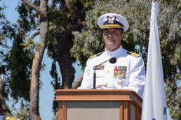 Coast Guard Base Alameda receives new commanding officer