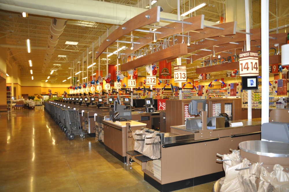 New Fort Rucker commissary opens to waiting patrons