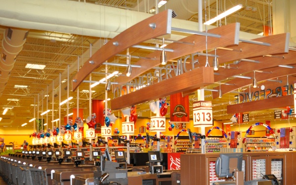 New Fort Rucker commissary opens to waiting patrons