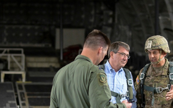 Secretary of defense visits Fort Bragg