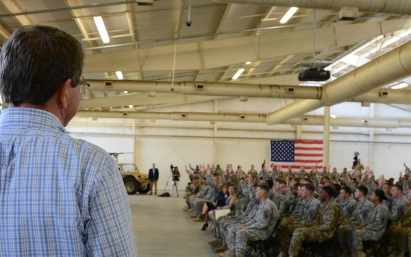 Secretary of defense visits Fort Bragg
