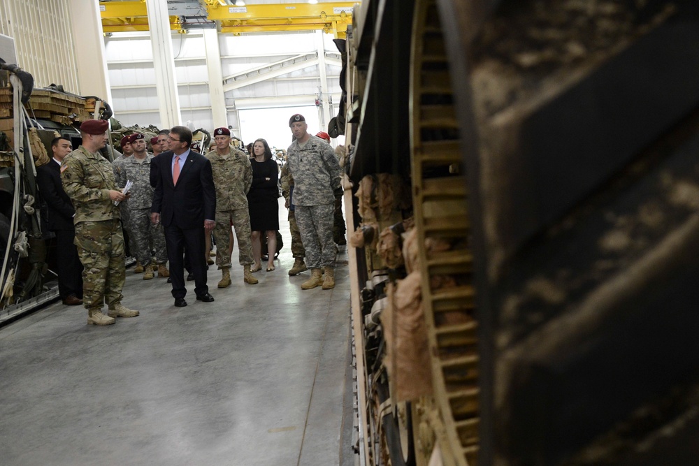 Secretary of defense visits Fort Bragg