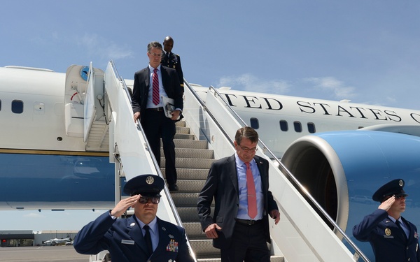 Secretary of defense visits Fort Bragg