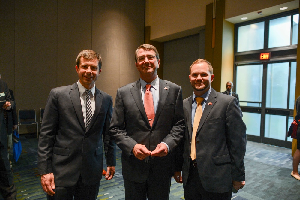 Secretary of defense visits Fort Bragg