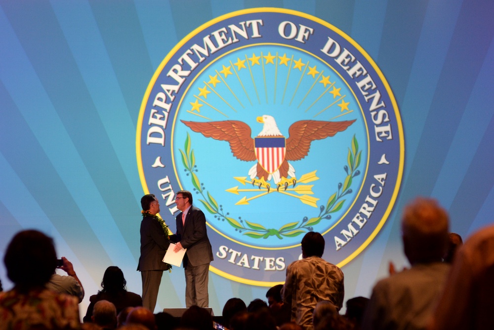 Secretary of defense visits Fort Bragg