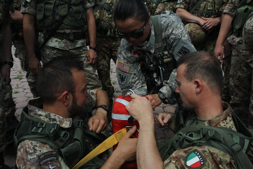 US Army Reserve flight medics train Italian and Slovenian KFOR partners on aerial medevac