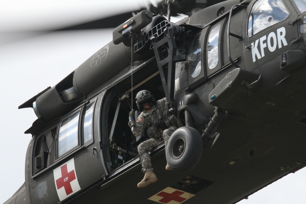 US Army Reserve flight medics train Italian and Slovenian KFOR partners on aerial medevac