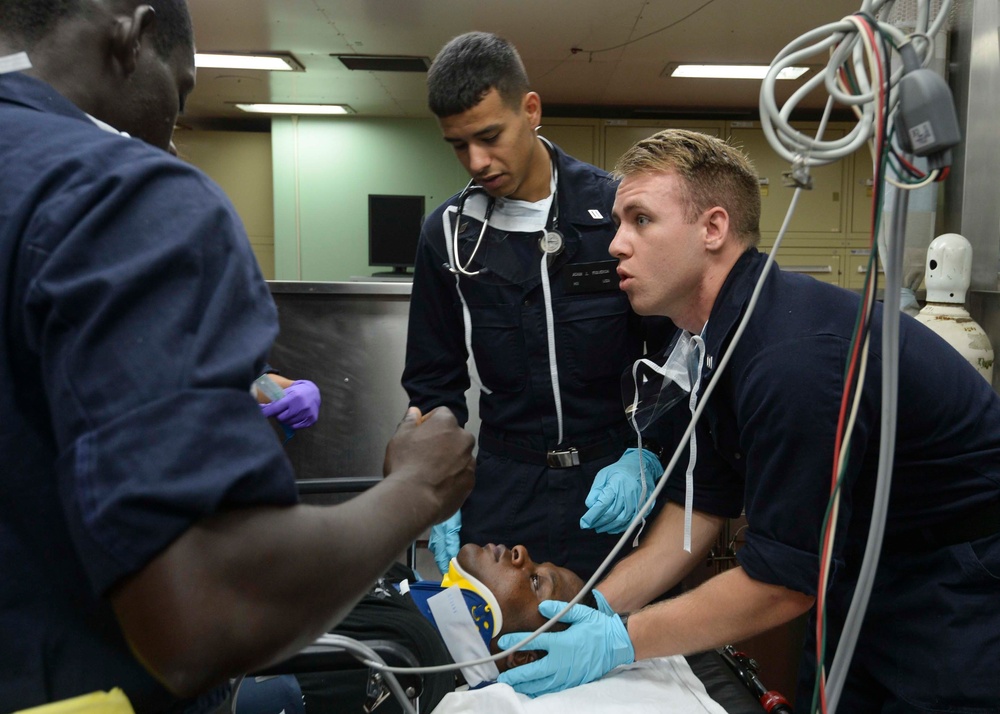 Mercy conducts mass casualty exercise during Pacific Partnership 2015