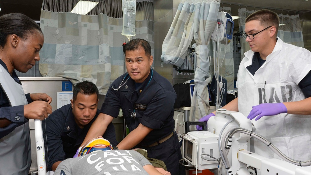 Mercy conducts mass casualty exercise during Pacific Partnership 2015