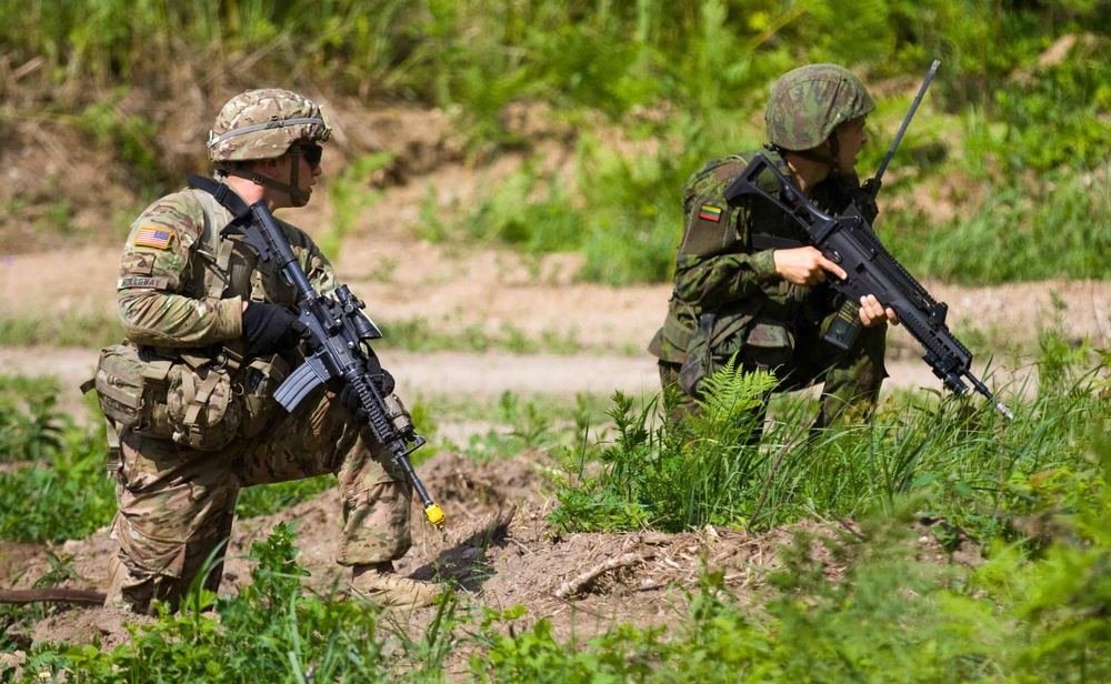 Joining forces: Bilateral training conducted in Lithuania