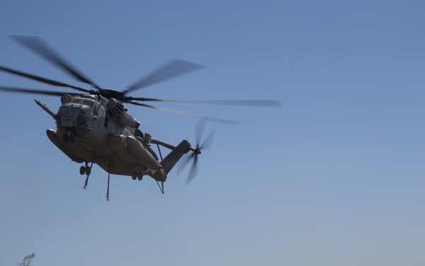 U.S. Marines, Australians conduct artillery fire