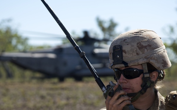 U.S. Marines, Australians conduct artillery fire
