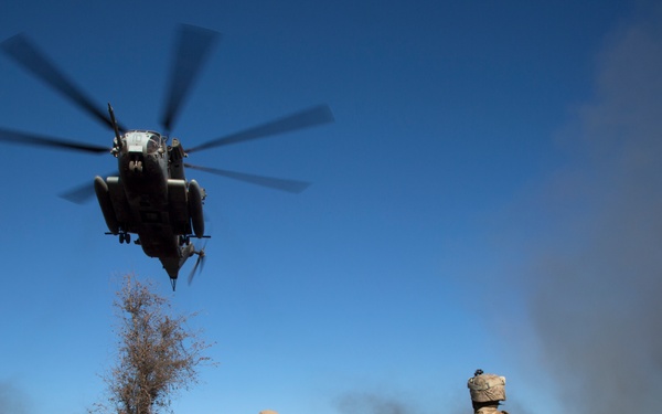 U.S. Marines, Australians conduct artillery fire