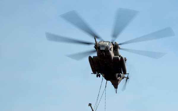 U.S. Marines, Australians conduct artillery fire
