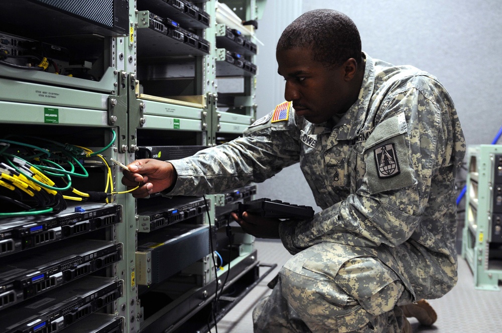 IT specialist contributes to security center success efforts during NIE 15.2