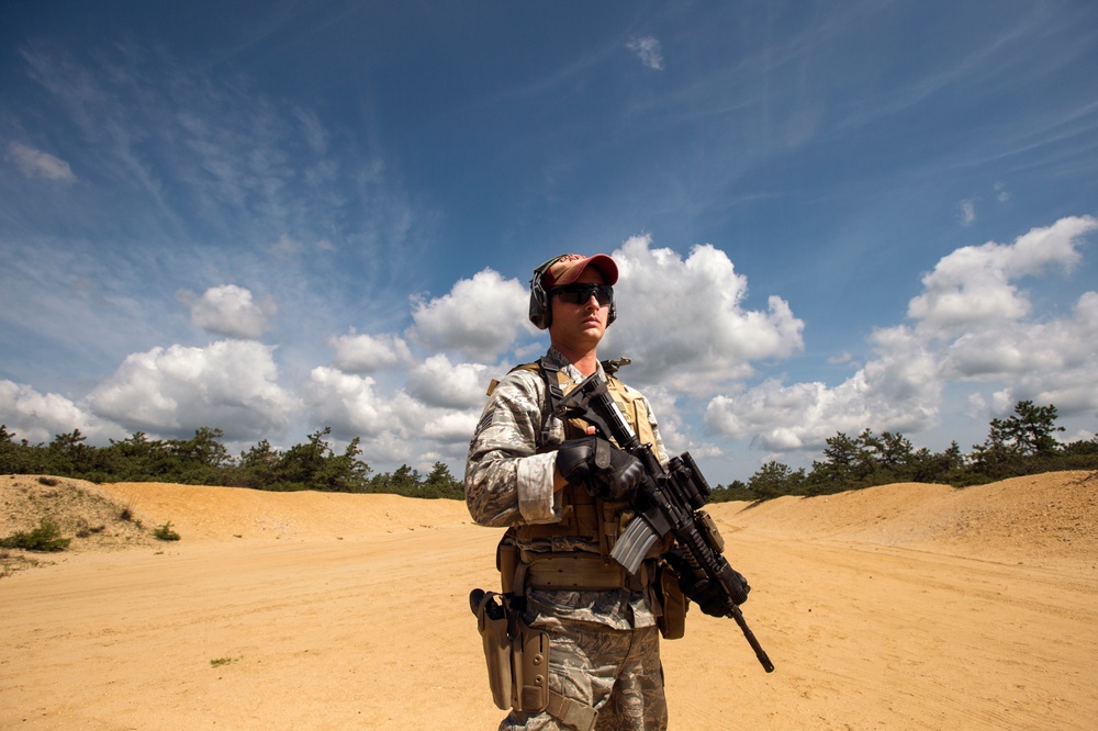 106th Security Forces Squadron Instructor Conducts Range Training