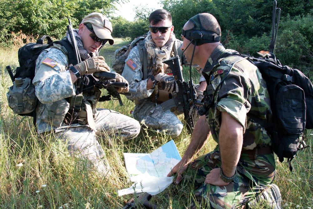 US and Romanian Forces working together