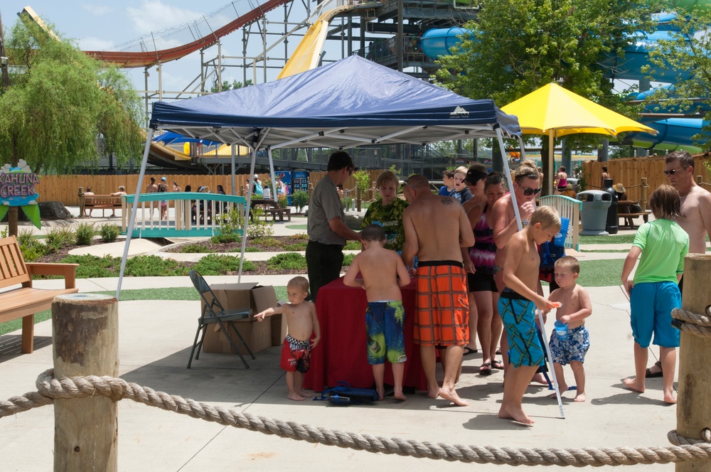 Corps partners with Nashville Shores to promote water safety