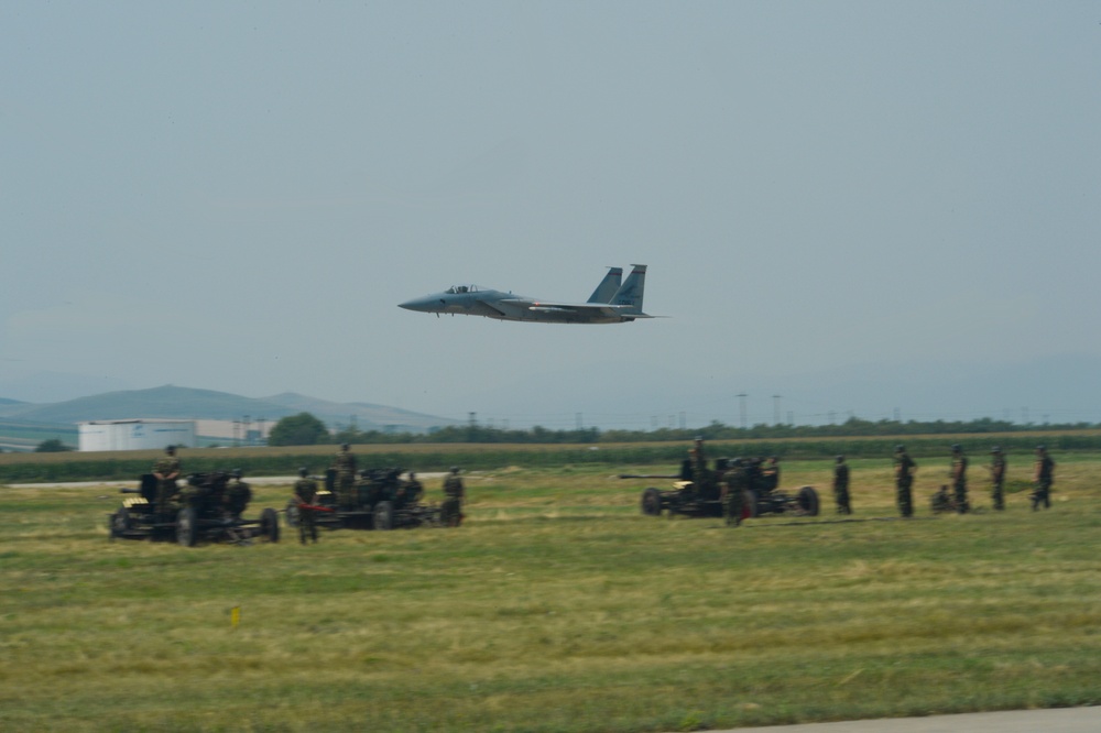 ANG displays bilateral support for Romania air show