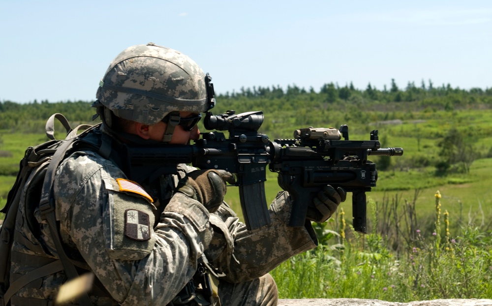 New York National Guard Soldiers conduct live fire training
