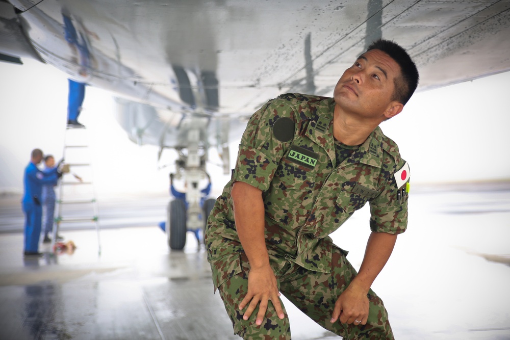 JMSDF lands, visits MCBH