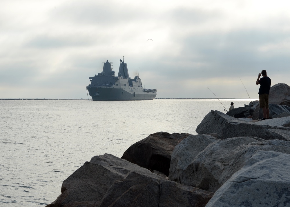 USS New York (LHD 21)