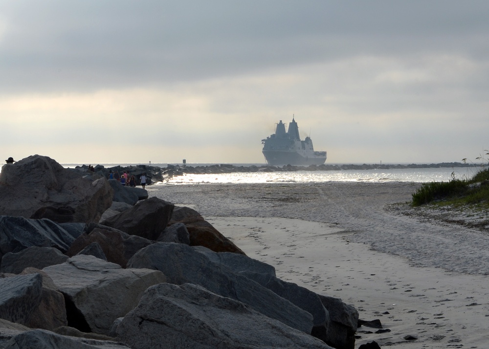 USS New York (LHD 21)
