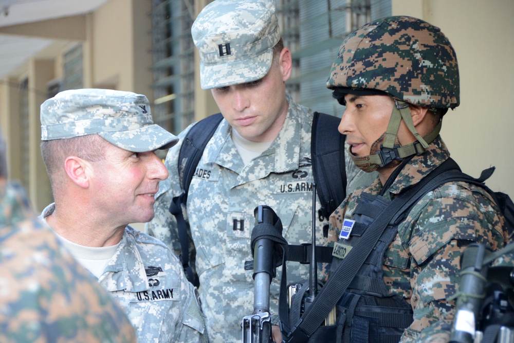 2015 El Salvador staff talks