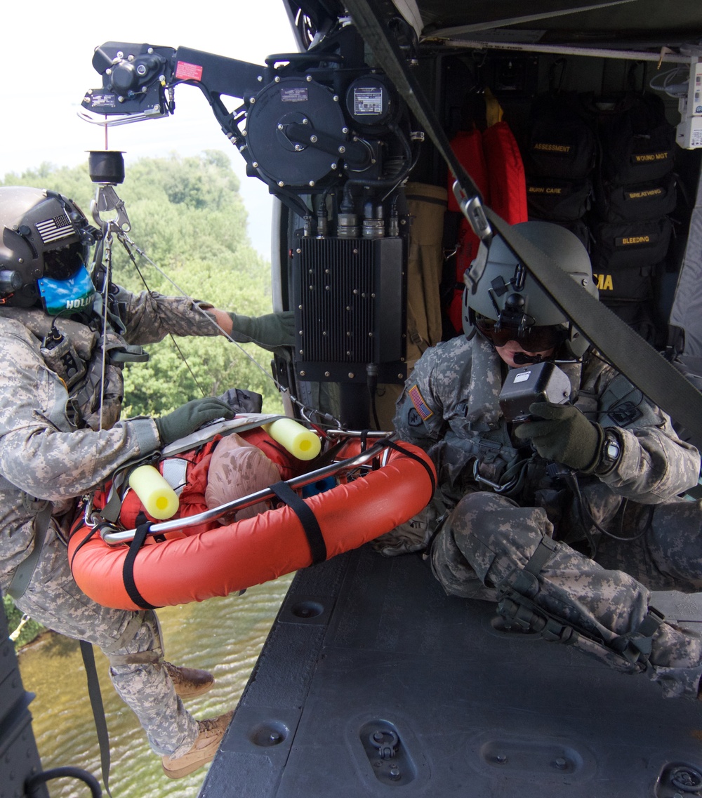 New York Army National Guard aviators train with volunteer fire departments